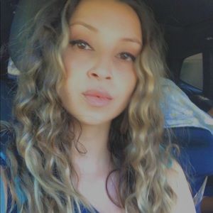 Meet your Posher, Evelyn